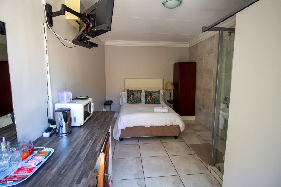 8 Bedroom Property for Sale in Flora Park Northern Cape